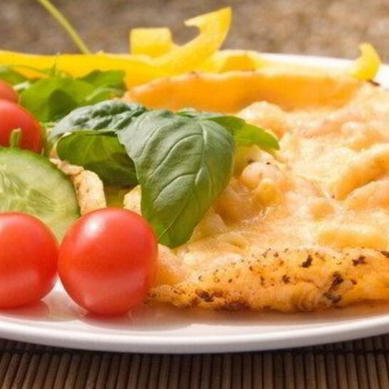 Рецепт омлет с сыром, курицей и помидорами