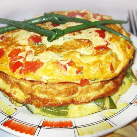 Рецепт омлет с тунцом и помидорами