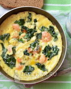 Омлет со шпинатом и креветками