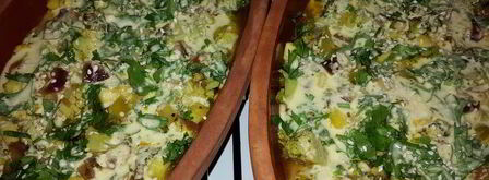 постный омлет с овощами, запеченный в глиняных тарелках. Шаг 8