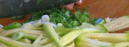 пышный омлет с кабачком и креветками. Шаг 3