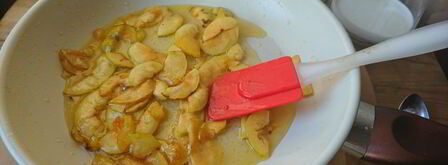 сладкий омлет с яблоком. Шаг 6