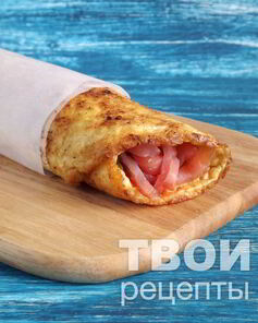 Сырный омлет с ветчиной