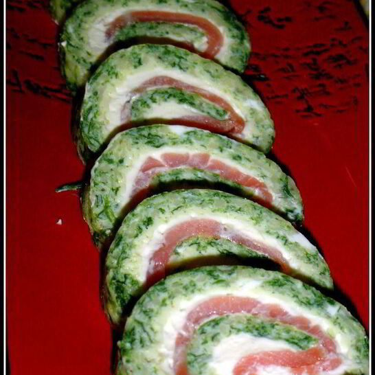 Рецепт закуска из омлета, сыра и красной рыбы