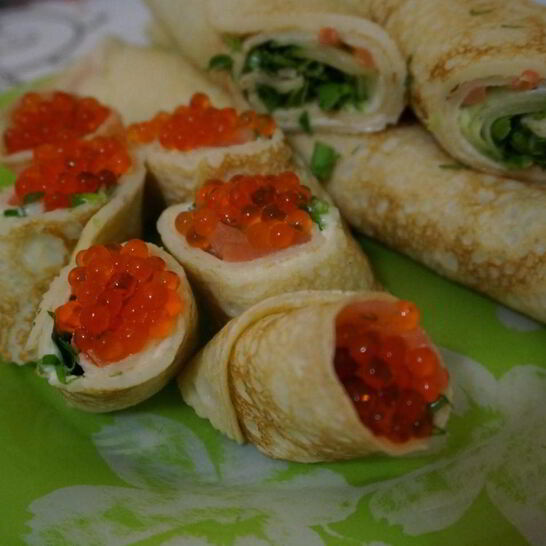 Рецепт блинные роллы со сливочным сыром и красной рыбой