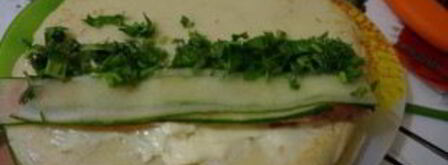 блинные роллы со сливочным сыром и красной рыбой. Шаг 5