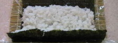 ролл с лососем. Шаг 3