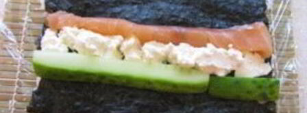 ролл с лососем. Шаг 4