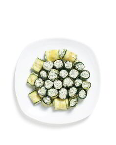 Роллы из цукини с сыром из домашнего йогурта