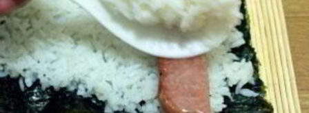 роллы с колбасой. Шаг 3