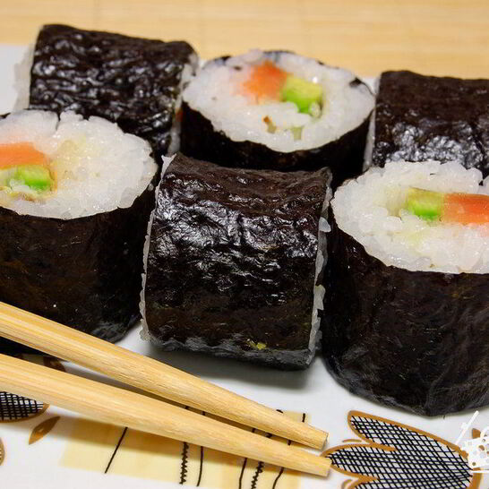 Рецепт роллы с семгой и авокадо