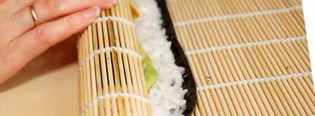 роллы с семгой и авокадо. Шаг 9