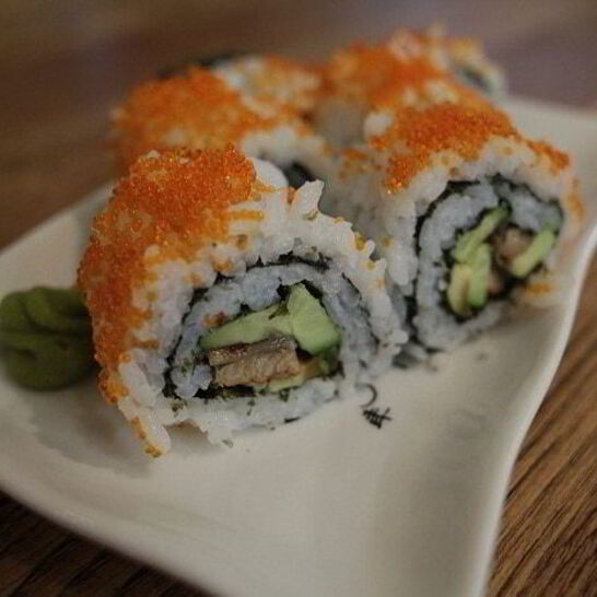Рецепт роллы с угрем, авокадо и огурцом