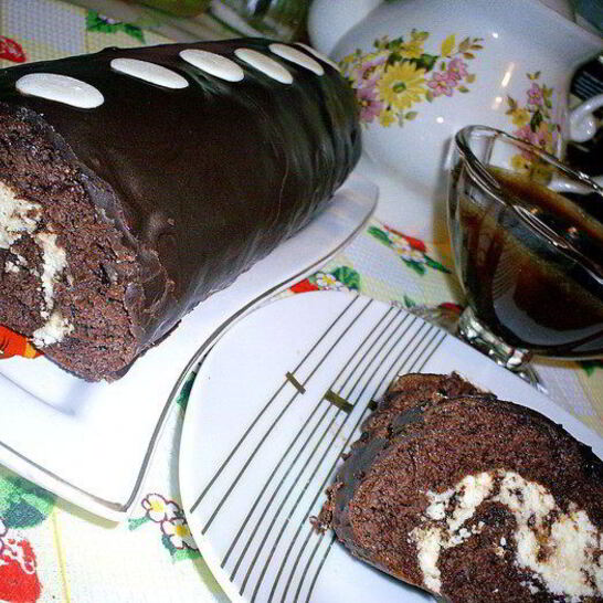 Рецепт быстрый шоколадно-творожный рулет