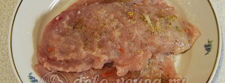 куриный рулет с сыром и чесноком. Шаг 3