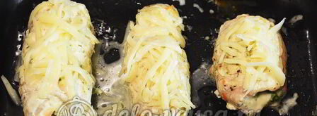 куриный рулет с сыром и чесноком. Шаг 9