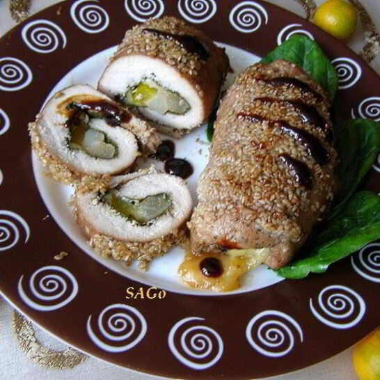 Рецепт куриные рулетики с грушей и кунжутом в пряном соусе восточный экспресс