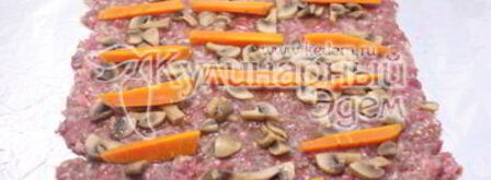 мясной рулет с грибами и сыром. Шаг 3