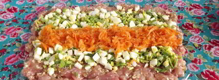 мясной рулет с яйцом и морковью. Шаг 6
