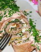 Рулет из фарша с грибами