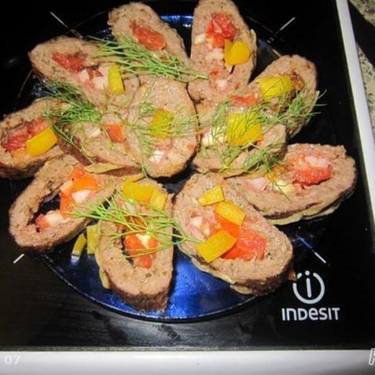 Рецепт рулет из фарша с помидорами