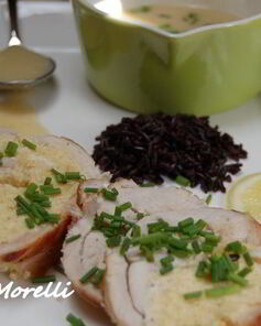 Рулет из индейки с рикоттой под соусом сабайон