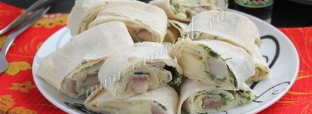 рулет из лаваша с селедкой. Шаг 10