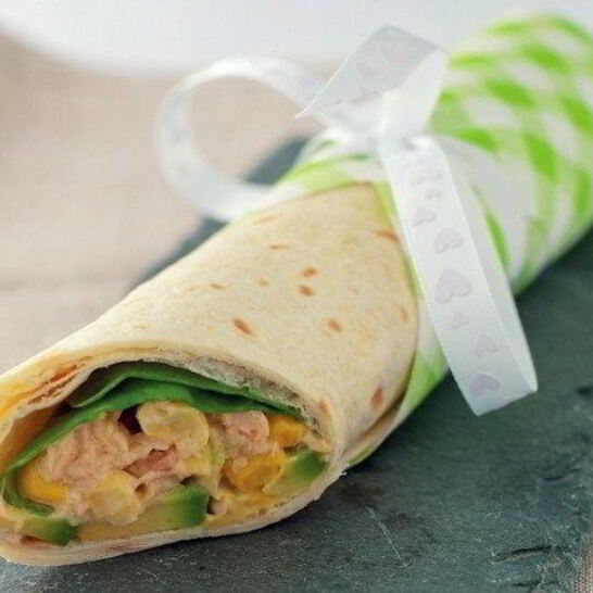 Рецепт рулет из лаваша с тунцом и кукурузой