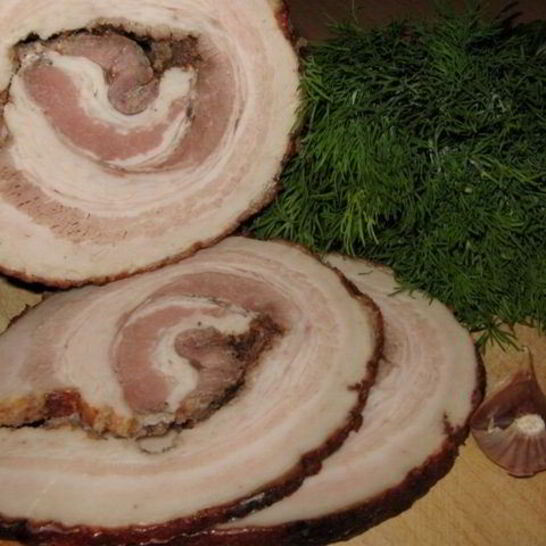 Рецепт рулет из сала в луковой шелухе