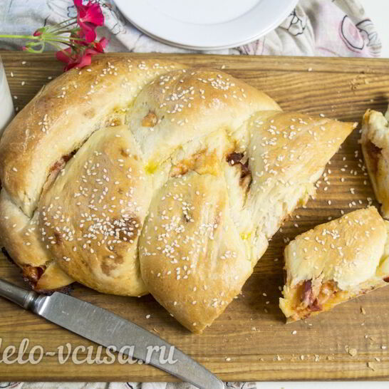 Рецепт рулет из теста с колбасой и сыром