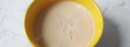 рулет с маком и вишней. Шаг 3