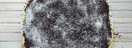 рулет с маком из дрожжевого теста. Шаг 13