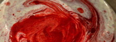 рулет вишня в белом шоколаде. Шаг 2