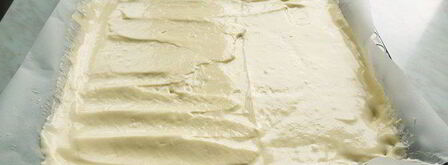 рулет ягодный со сливками в шоколаде. Шаг 2