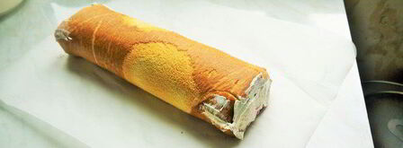 рулет ягодный со сливками в шоколаде. Шаг 5