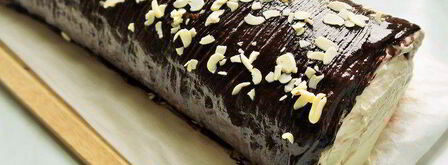 рулет ягодный со сливками в шоколаде. Шаг 7