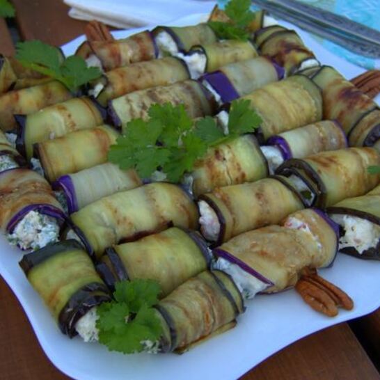 Рецепт рулетики из баклажан с тремя начинками