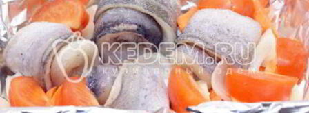 рулетики из рыбы запеченные с овощами. Шаг 4