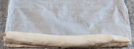 рулетики из слоеного теста с ветчиной. Шаг 6