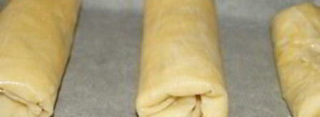 рулетики из теста фило с крабово-сырной начинкой. Шаг 6