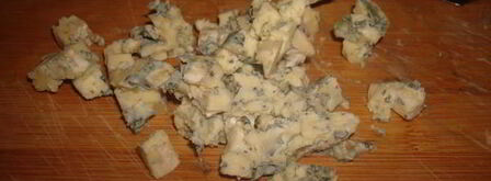 рулеты из баклажанов с беконом, сыром и зеленью. Шаг 7