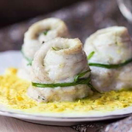 Рецепт рыбные рулеты в сливочно-травяном соусе