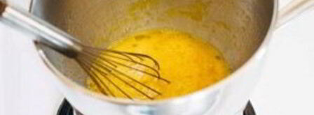 шоколадный рулет со взбитыми сливками. Шаг 2