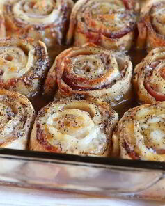 Слоеный рулет с ветчиной и сыром