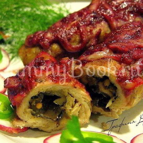 Рецепт свиные рулетики с грибами под брусничным соусом