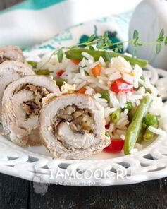 Свиные рулетики с грибами