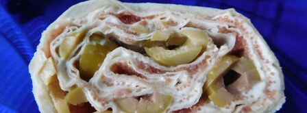 закуска рулет из лаваша с икрой сельди. Шаг 4