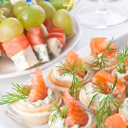 Рецепт салат-закуска с красной рыбой к вину