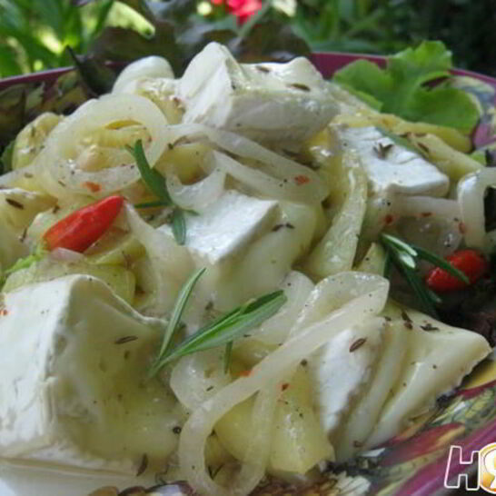 Рецепт сыр бри с маринованным луком