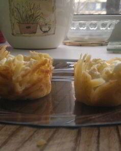 Сырные корзиночки с салатом из мяса криля